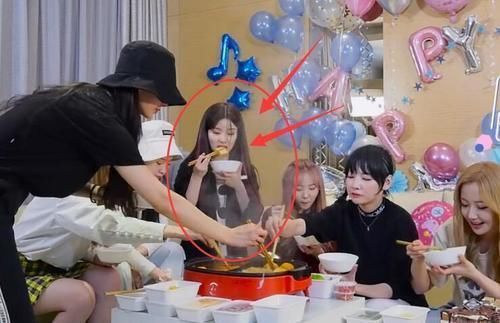 自律|难怪说自律的人没朋友,硬糖少女围着吃火锅,有谁留意到陈卓璇