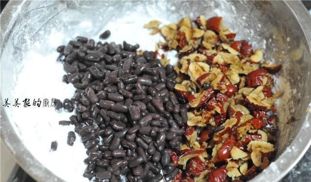 大家都蒸馒头，我却最爱它，不用发酵不揉面，香糯柔软真美味