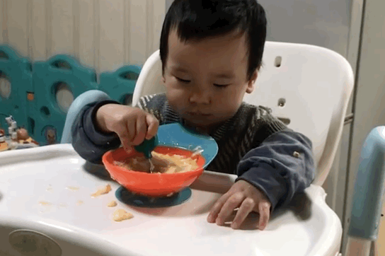 宝爸宝妈|宝宝自主进食后,这些餐具不要买