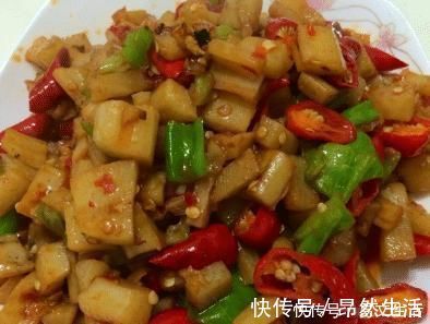 辣炒藕丁|这道家常下饭菜，8分钟就搞定，眼下正适合吃，老少皆宜