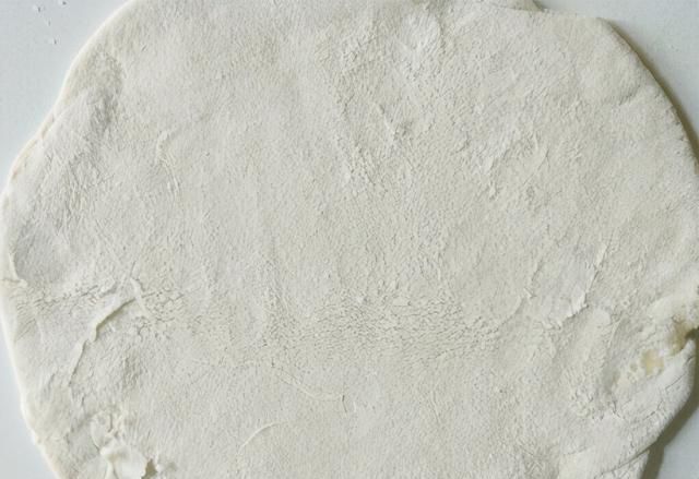 技巧|烙饼怎样做柔软层多?掌握要点和技巧,烙饼香软好吃,放凉也不硬