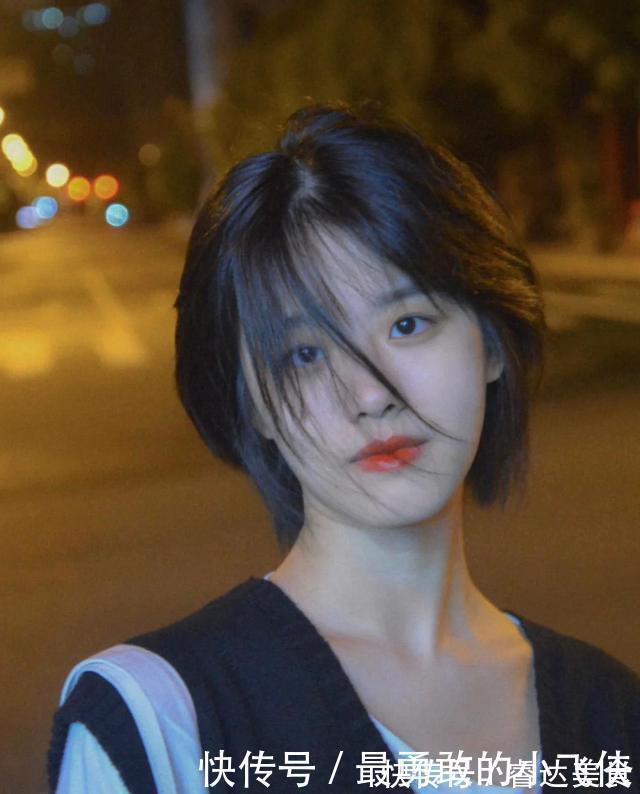 羊毛卷|秋冬都在“剪短发”,超A女神范更有气质,基本都逃不出这4款发型