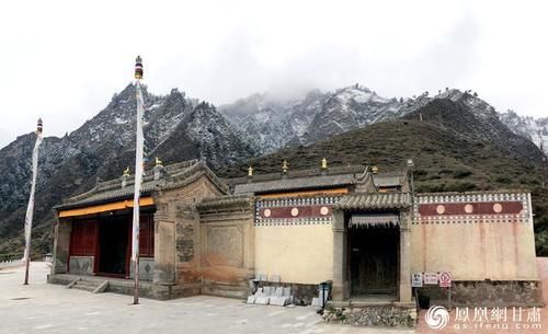  佛寺|仓央嘉措曾任法台 这座藏传佛寺绘有《西游记》