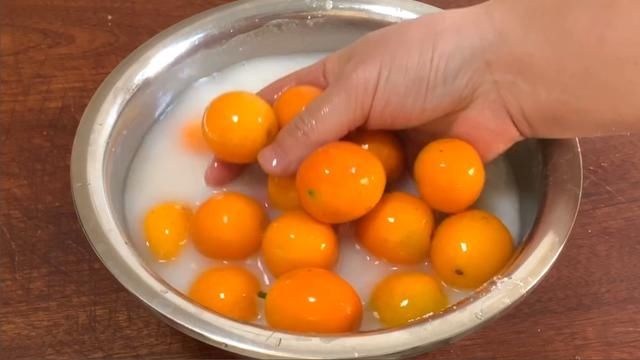 快过年了，遇到这种碱性水果别手软，寓意发财，营养极高，别错过