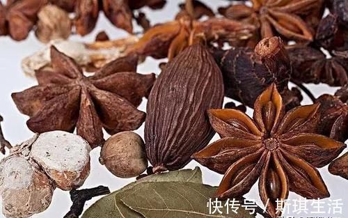 香味|清炖鸡汤，牢记“多放1干4不放”的诀窍，鸡香味浓郁，无腥味！