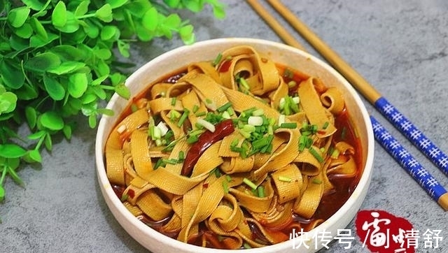 清盘|干豆腐别再凉拌了,按张亮的做法,上桌就被清盘,真好吃