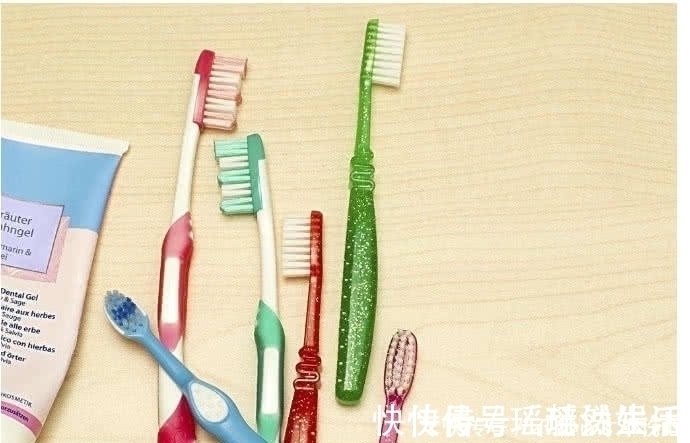 梳子|没想到废旧不用的牙刷,还有这些妙用,后悔白白扔掉这么多
