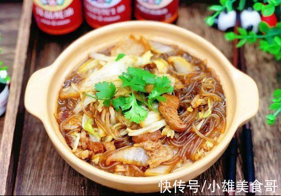 白菜炖粉条很好吃，诀窍全在这，做出来鲜香入味，一大锅不够吃