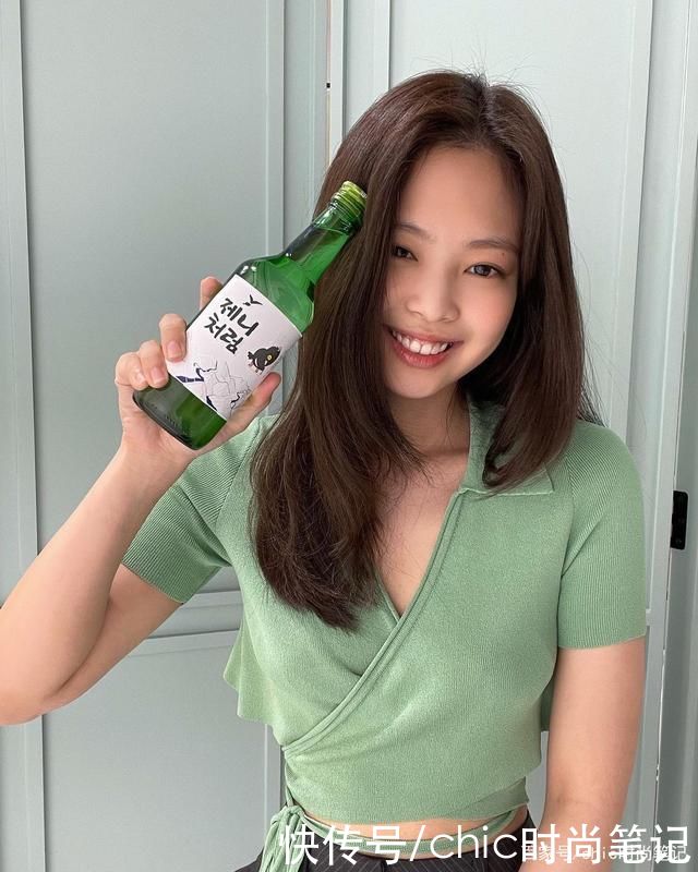 面料|与其执着带点“白幼瘦”性质的BM衫，不如穿围裹式上衣进阶气质