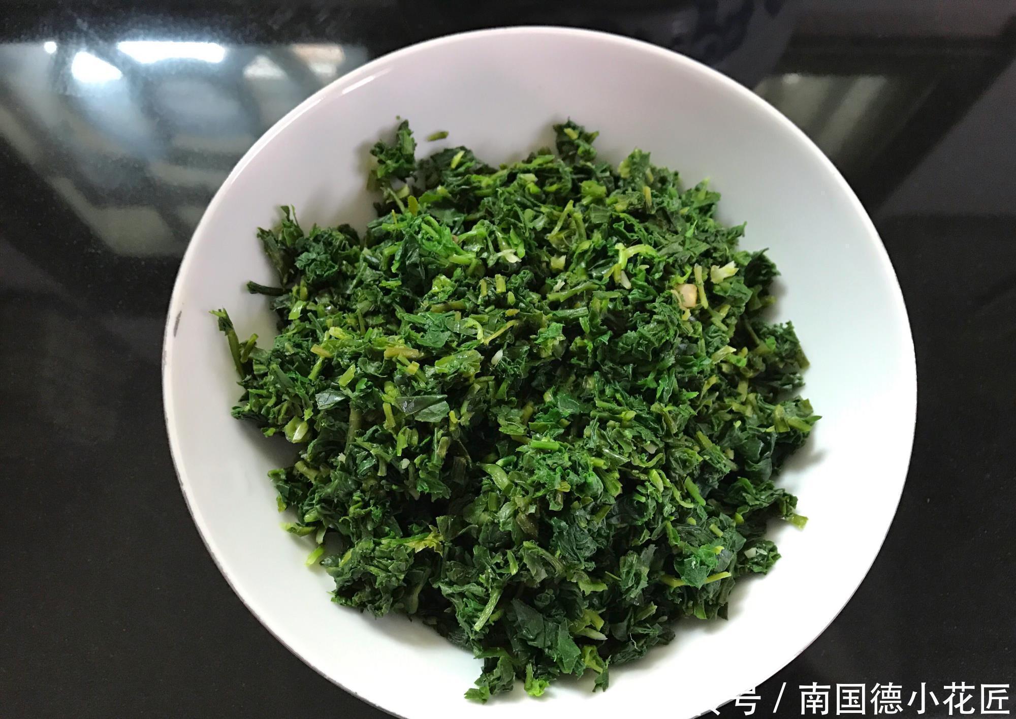 冬季，此菜正当季，用来包饺子，鲜嫩多汁，比纯肉的好吃，真鲜