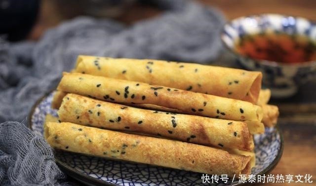 一个平底锅就能搞定的美食——脆皮芝麻蛋卷!