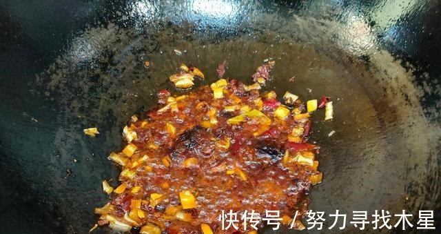 麻辣|腐竹这个做法真解馋,我家每周吃三次,麻辣鲜、不放肉也特香!