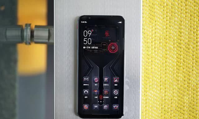红魔5G氘锋|红魔16GB内存手机即将开售，骁龙865+144Hz刷新率，价格感人