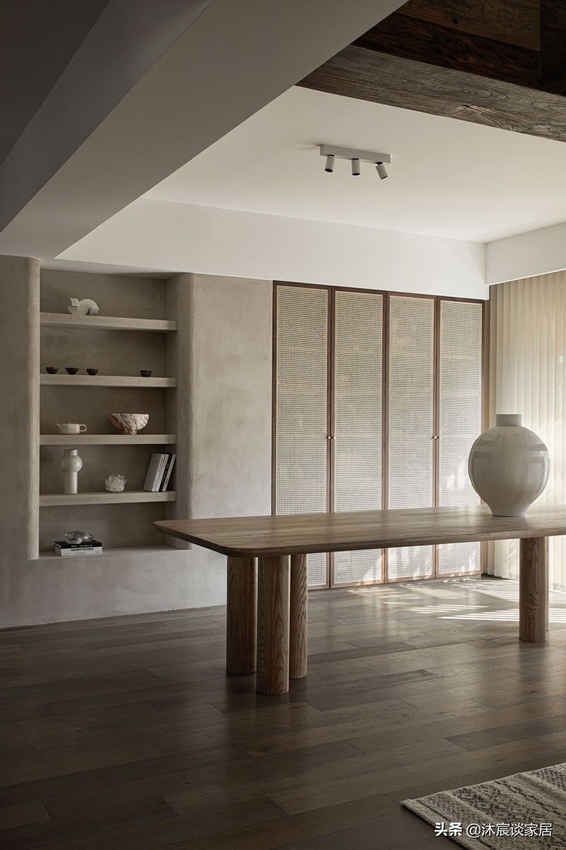 侘寂风|初看,他家真是“家徒四壁”,细品,真的是很有味道,越看越喜欢