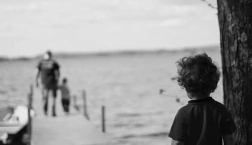 弟弟|“以后让弟弟给你们养老”,父母的偏心,孩子其实感受得到