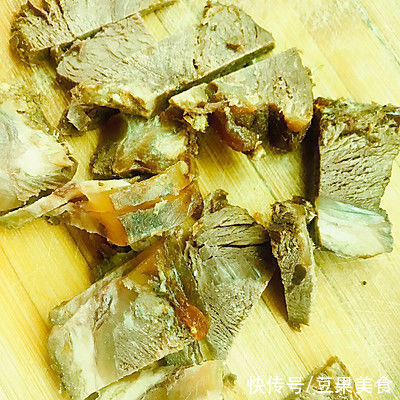 辣素|治感冒，吃药不如吃蒜苗炒牛肉