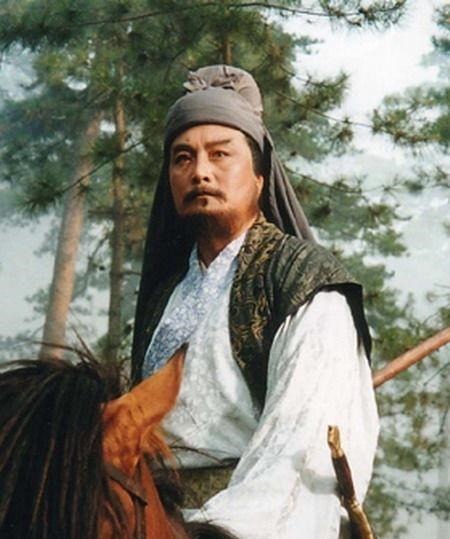 等闲之辈@武松也是一顶尖高手,为何与卢俊义交手,不到三回合就败下阵来!