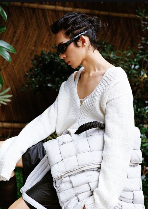 羽绒服穿在你身上显臃肿？穿在它身上刚刚好！