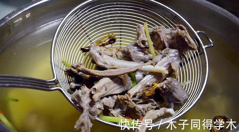 猪脊骨|20年老店大厨，分享6种高汤的详细做法，学会开店月入上万元