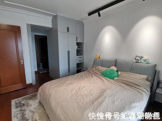 大理石|第一次在新房过年,很开心!安装轨道射灯,设计了电视墙,很亮眼