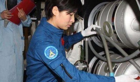 在太空生活的女航天员刘洋,怎么保护隐私方法令人出乎意料