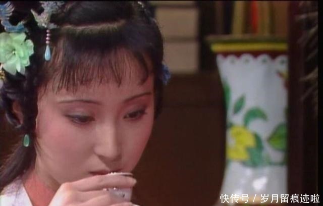 李纨&林黛玉进贾府吃的第一顿饭,曹雪芹用300字写出了3万字的内涵