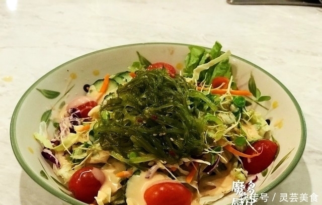 假期妈妈也放假，全家出去吃西餐，131元点了9种食物，比自助划算