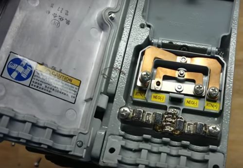 电巢|电巢学堂:华为基站拆解,PCB设计+高频走线,完美的像艺术品!