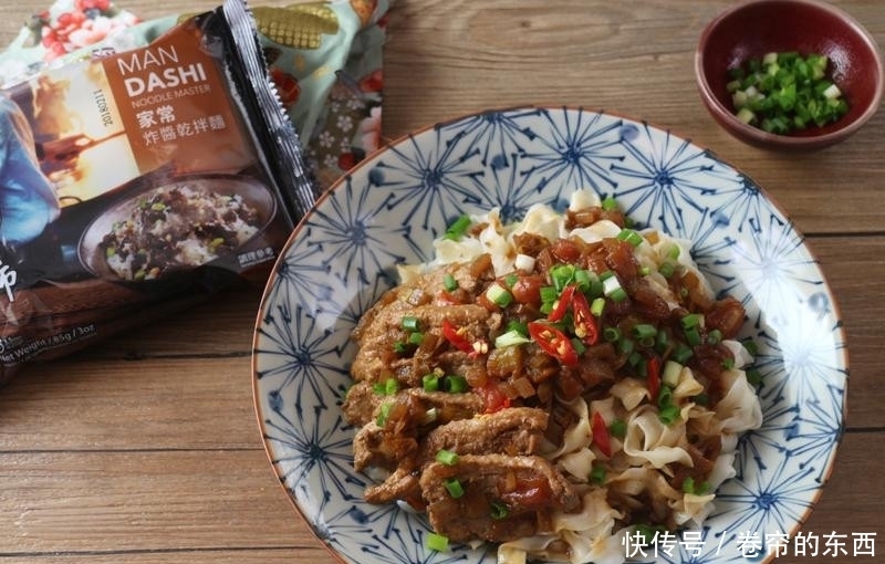 滋味|搭配简单的番茄炸酱,微酸的滋味让鸭肉更鲜美,炸酱面更美味!