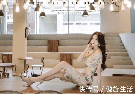 穿搭 美女穿搭:小姐姐爱穿苗条有型的紧身裙,增添几分娇俏动人!