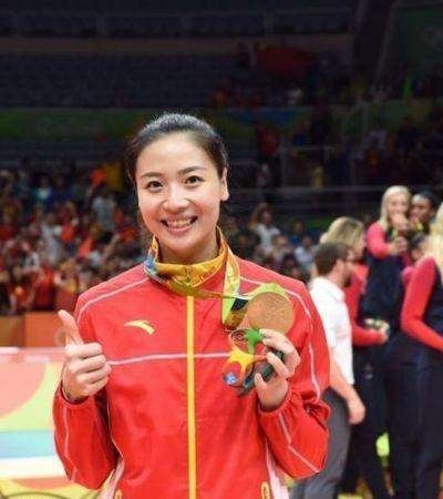 李佳军|中国女排最美队长捐出奥运金牌,33岁已是团市委副书记