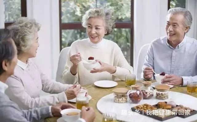 氧气|50岁以后,5个长寿特征,全占的人,可能容易活过100岁