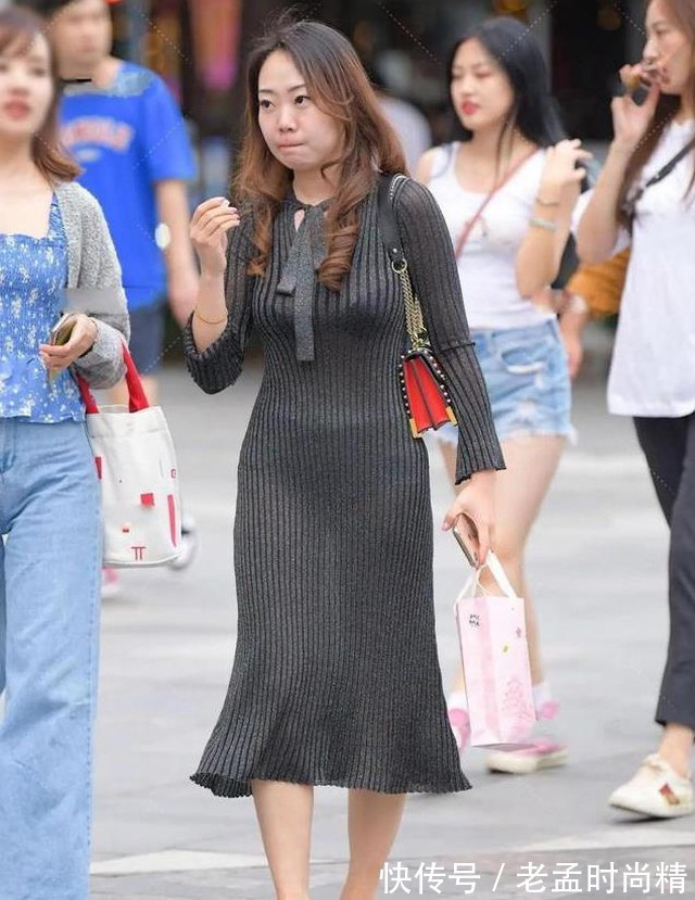 瑜伽裤 针织裙的问世，让瑜伽裤没地位了，穿裙子能修身还有优雅气质