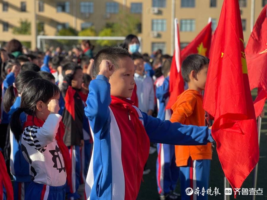 崔亚乾|丽景小学举行“童心向党 争做新时代好队员”入队仪式