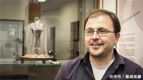 沥青滴落一滴需多久持续了93年,送走2位教授,却还没看到结果