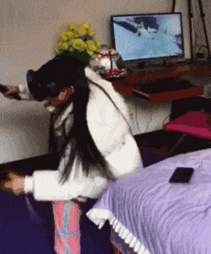 |搞笑趣图:妹子,你看到旁边孩子可怜的眼神了吗?