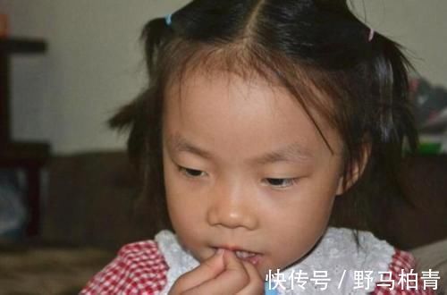 行为|孩子喜欢咬指甲,别认为是小事!这3个原因家长需了解,不要忽视