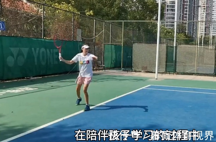 谢杏芳|林丹儿子不打羽毛球改打网球!自己教不了,谢杏芳为他找了教练