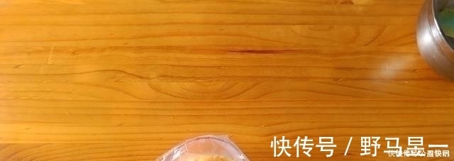 面团|一口下去就爆浆的卡士达酥皮泡芙，大气孔不塌陷的秘密都在这