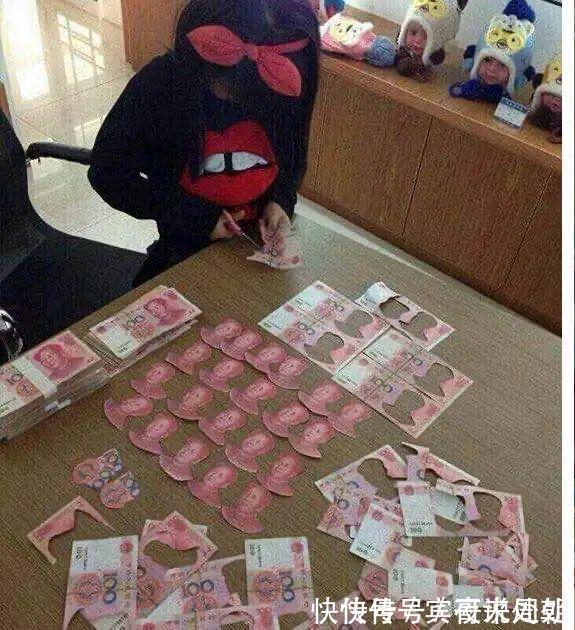 百元大钞|熊孩子究竟能有多作一双妙手剪完百元大钞,妈妈窒息的感觉