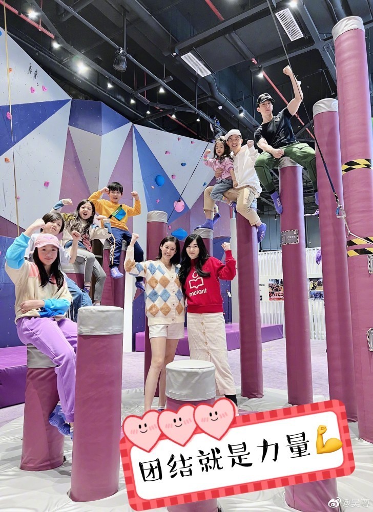 回忆杀!吴尊晒与陈小春刘畊宏聚会照,NeiNei小泡芙长大不少