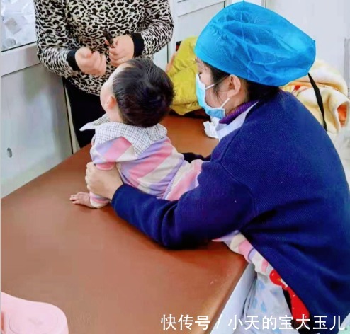 宝宝2个月开始做的这个动作,很多家长容易忽视!