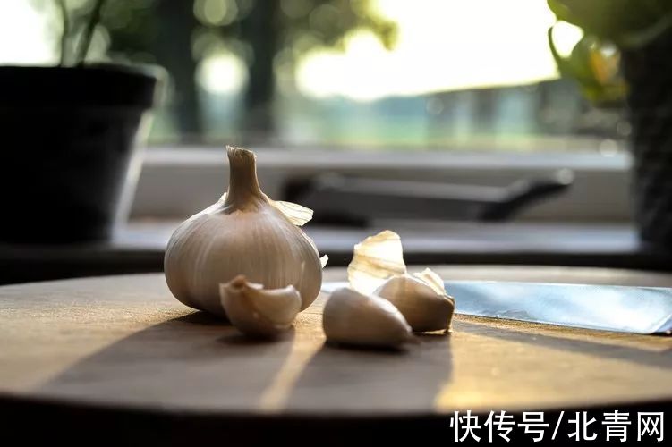 餐桌|细菌、肿瘤都怕这“餐桌上的常客”，可惜很多人没吃对，营养白白浪费了