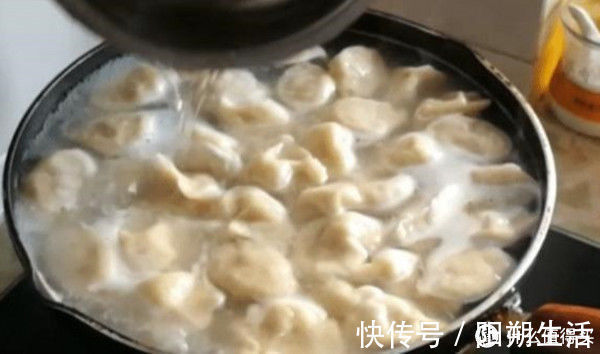 白菜饺子焯水直接包是不对的教你最正确做法，太香了