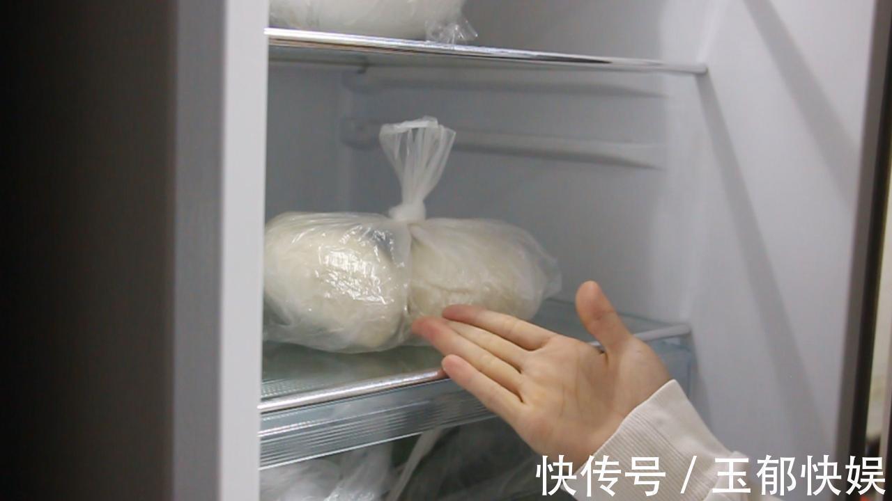 保存馒头，切记不要直接放冰箱，教你一个好办法，放30天仍好吃！