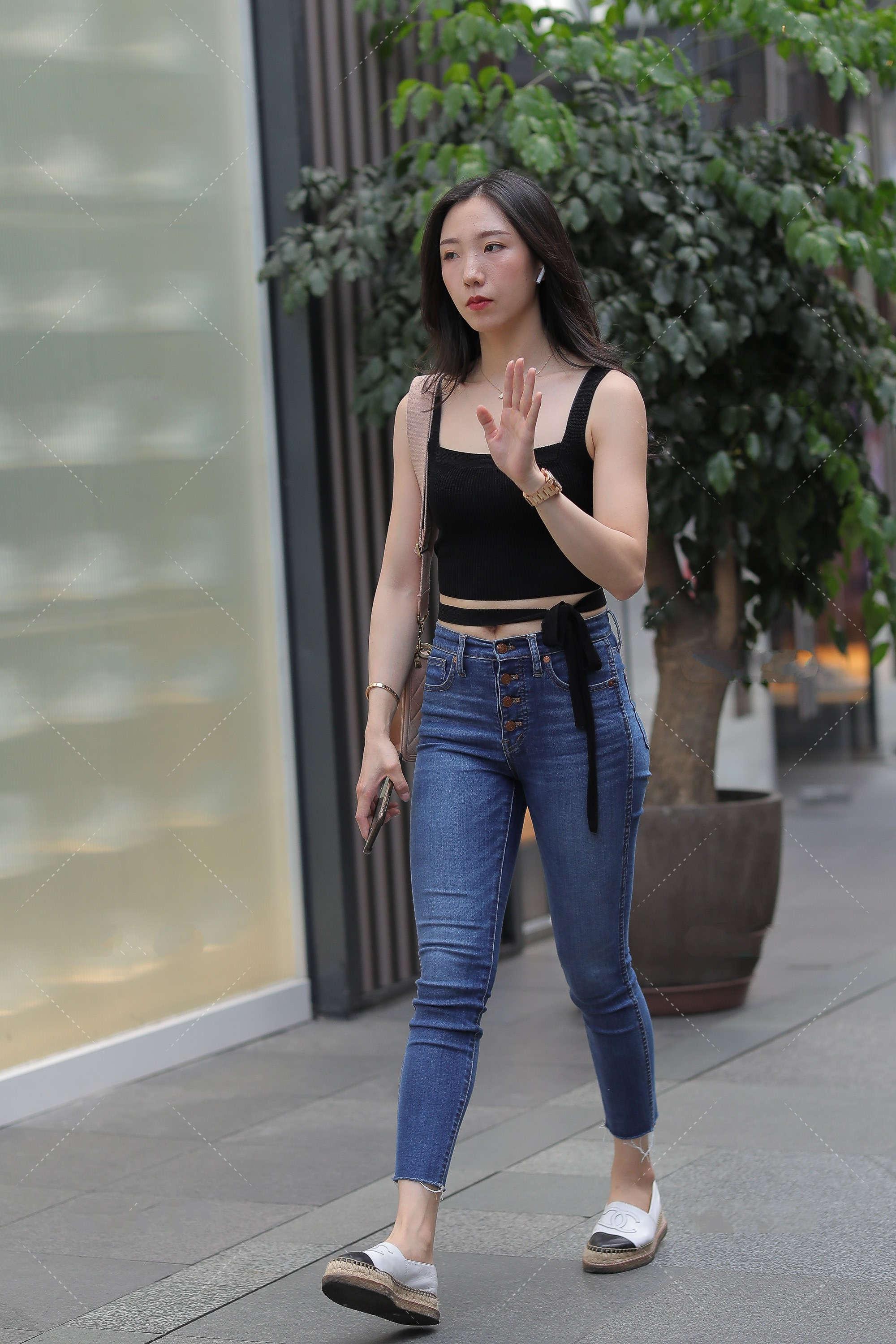 搭配|直筒小脚裤搭配小款背心, 凸显气质, 变身时髦达人