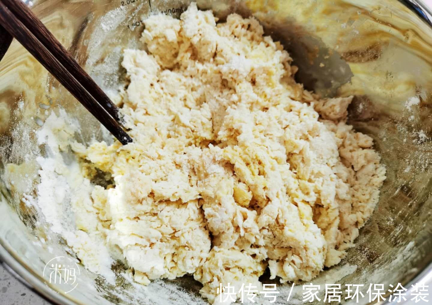 保鲜膜|在家自制面包,10分钟揉出手套膜,松软拉丝,比电饭煲蛋糕还好吃