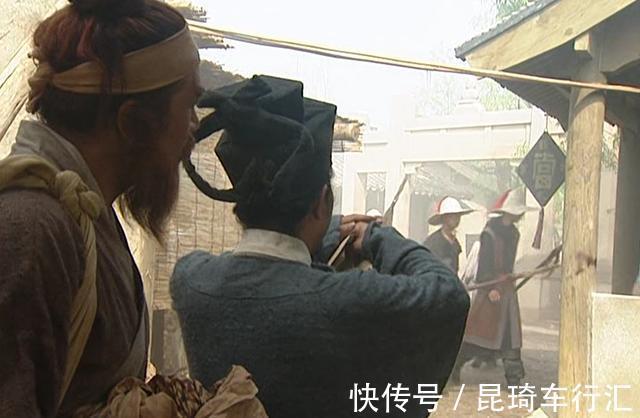 杨角风&赤发鬼刘唐:脑袋被门挤了的头号江湖混子,生来可笑,死后可悲