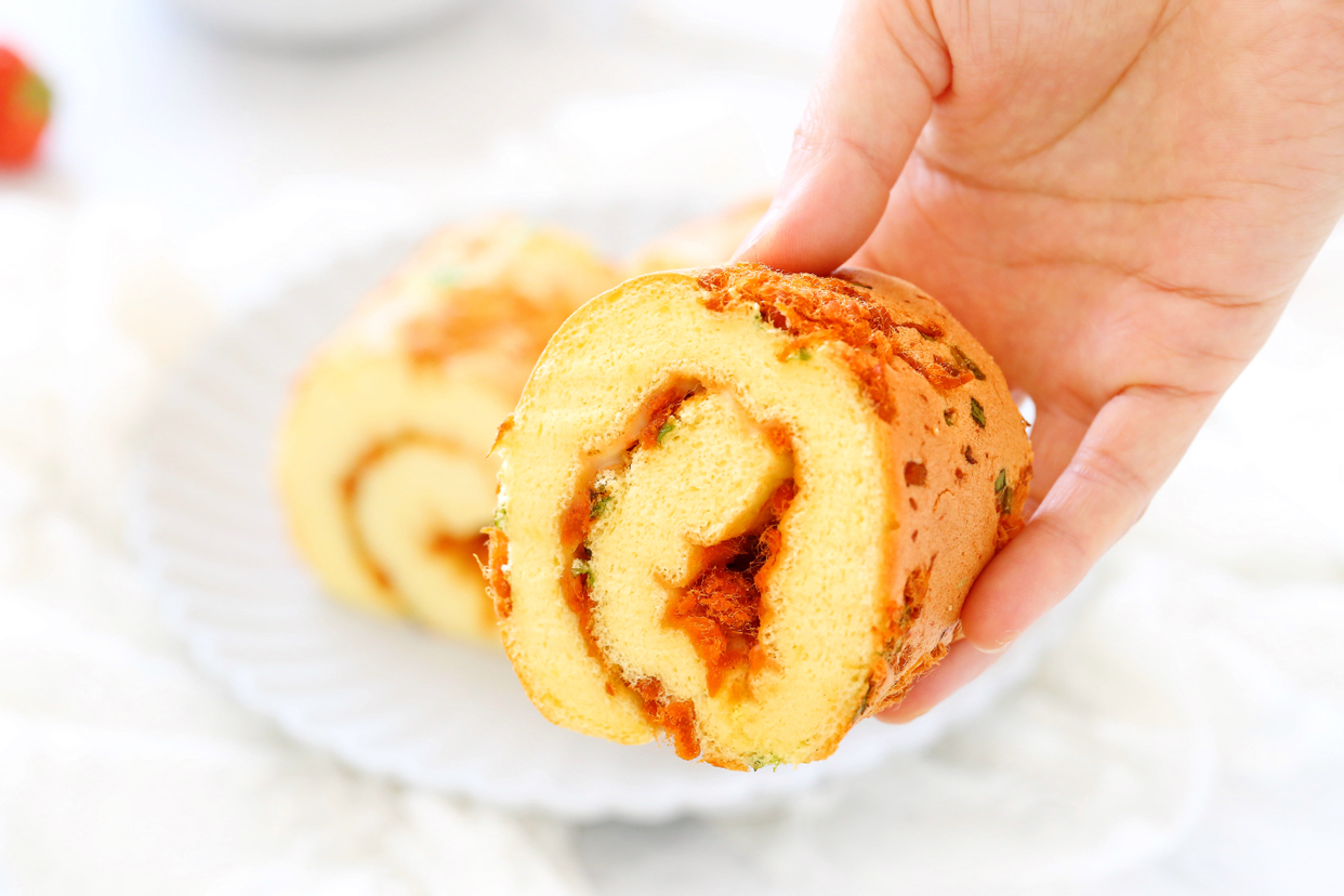 蛋糕卷不开裂只需注意两点，口感细腻松软，零添加给孩子吃才放心