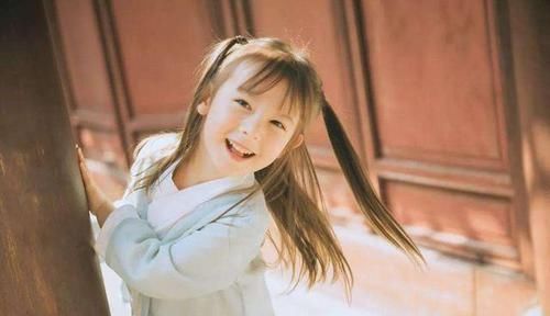 男孩|3岁男孩街边卖瓜,路人假装砍价,孩子的反应让网友笑喷:太萌了